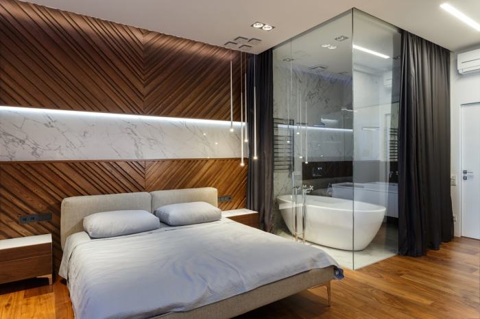 How to decorate a room with glass walls